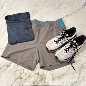 GRAY AND BLUE BIRD DOG SHORTS. SIZE XL